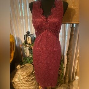 D&G Elegant Lace Burgundy Dress